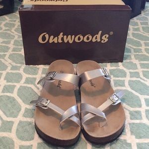 Outwoods Silver Sandals Size 9 Women’s